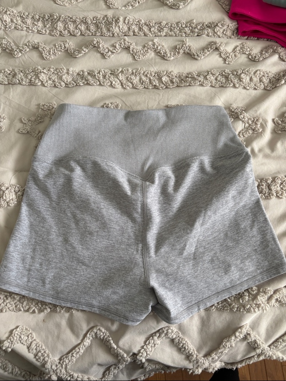 ALO Yoga High-Waist Ribbed Waistband Light Gray Shorts - Picture 2 of 3